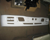 Бампер передний NQR75 (белый) =Isuzu Motors= (8975809452) фото в интернет-магазине РСТ-Моторс